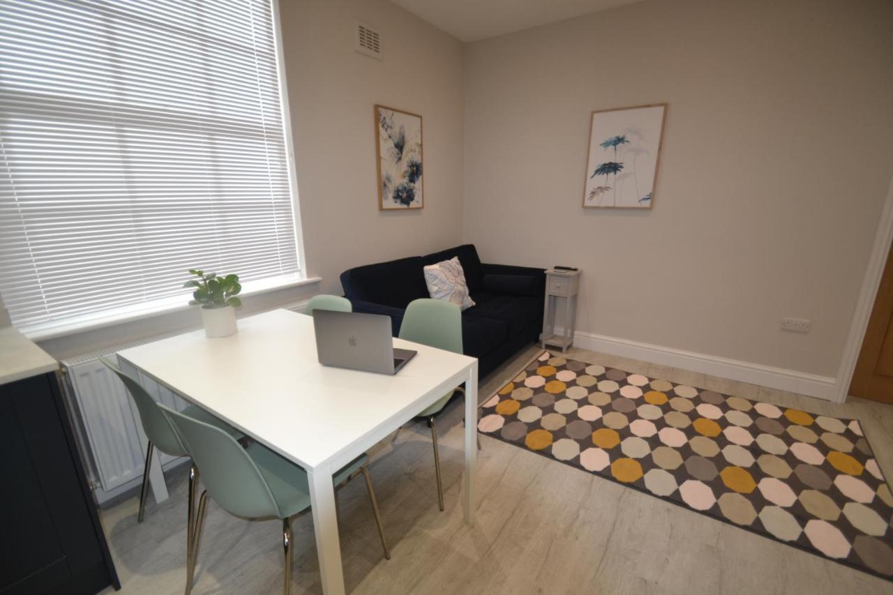 Charming 1 Bed Georgian Apartment チェスター エクステリア 写真