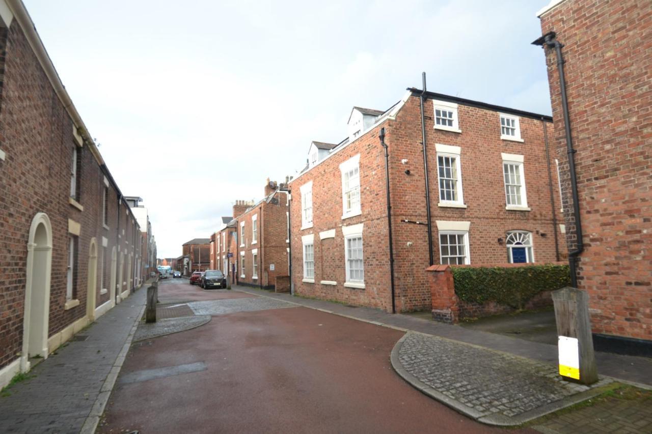 Charming 1 Bed Georgian Apartment チェスター エクステリア 写真